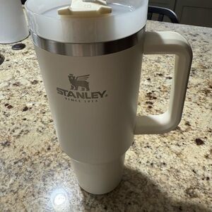 Stanley Cream 40 oz Quencher Travel Mug